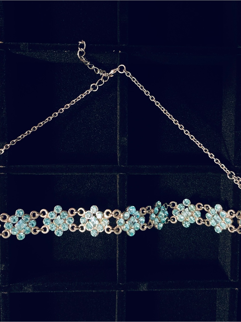 ✨ Aqua/Teal/Turquoise Rhinestone Necklace & Chandelier Earrings Jewelry Set 🌸 - Picture 8 of 12